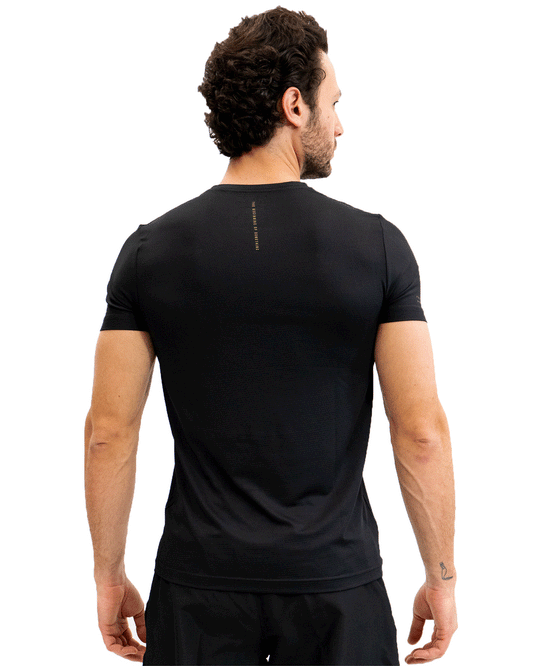 PLAYERA NEGRA LIGHT&DRY LOGO DORADO
